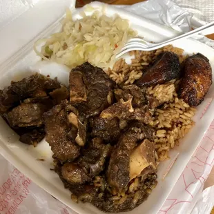 Medium Oxtail with Sweet Plantains