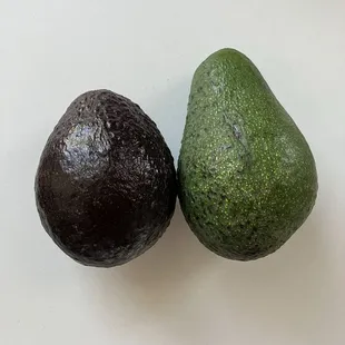 Left: Safeway organic avocado, Right: Monterey Market organic avocado
