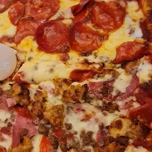 Hawaiian, pepperoni and pepperoni and sausage