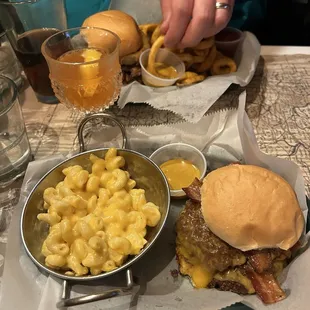 Burgers and Mac and cheese / curly fries
