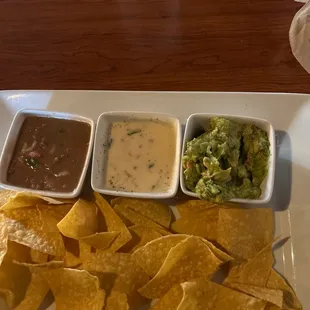 Got the trio dip. The guacamole is busting, the queso is good too, the bean dip they could&apos;ve kept that