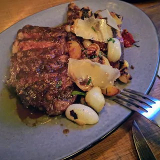 28oz Creekstone Farms Prime Bone-in Ribeye