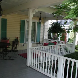 That amazing front porch...