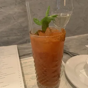 Hot honey cocktail