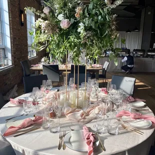 Montrose catering staff did an amazing job setting up the tablescape decor (note: my florist set up the flower arrangements)