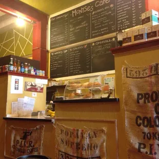 Nice little spot to Grab a bite:) hidden tho, that's for sure