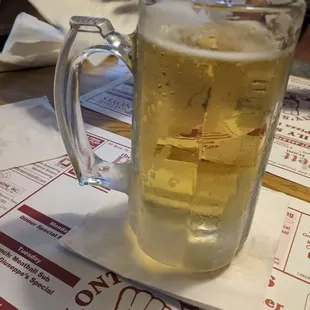 Happy hour Budweiser for $1.25