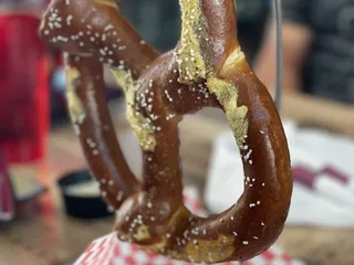 Walter's303 Pizzeria & Publik House - Flying Horse