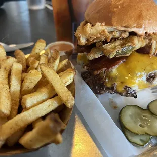 En fuego burger and fries