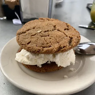 Ginger Molasses Cookie