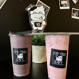 Avocado blueberry smoothie &amp; rose latte