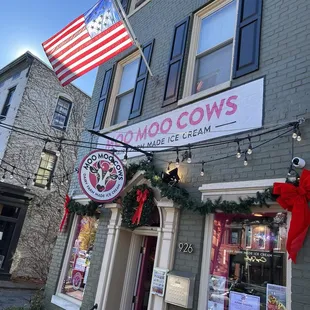 Happy Holidays @moomoocows