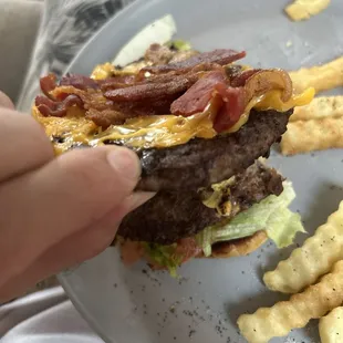 A burger cooked 3 hours and served at a 20 minute wait