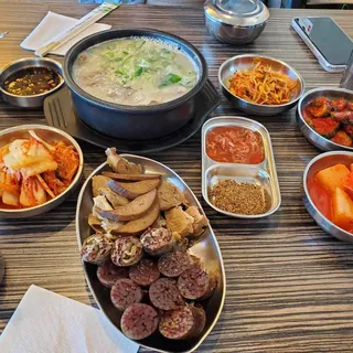 Combination Soondae Sampler 순대정식