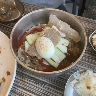 Spicy Cold Noodles 비빔냉면