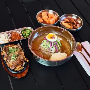 ramen and noodles, food