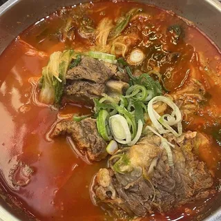 22. Spicy Galbitang with Cabbage /