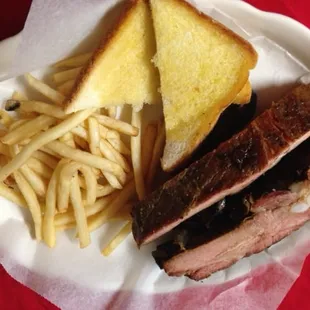 Smoked rib plate with fries