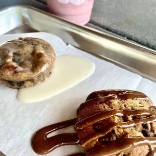 Blueberry muffin. Chocolate chip muffin. Beet latte