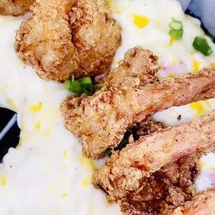 Shrimp n grits (Shrimp n' em)