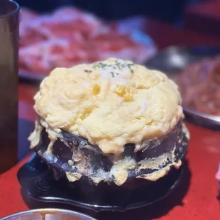 a sandwich and sauce