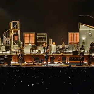 The 1975 November 2022