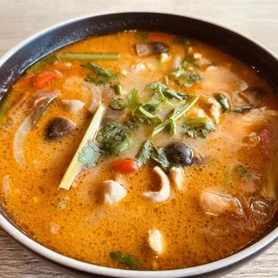  bowl of soup on a table