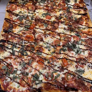 Mia Khalifa pizza 1/2 pan