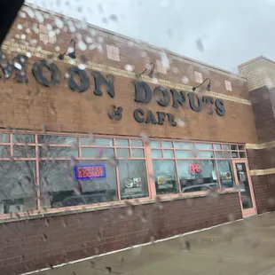 Moon donuts and cafe