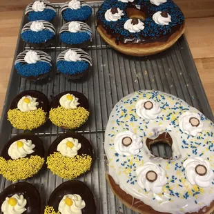 dough desserts, donuts, food