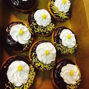 food, dessert, cupcakes