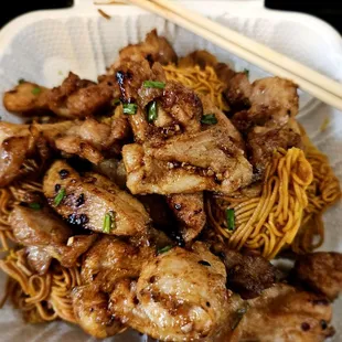 Lunch fr @Moon Garden; 10/13/2023. Take-Out. Hana hou, I ordered da same Ono Minute Chicken Cake Noodle, Gravy on da side. Mahalo Nui David!