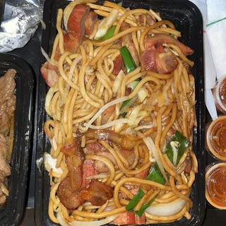 138.BBQ Pork Chow Mein