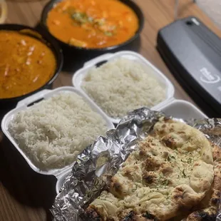 Garlic Naan Bread, Chicken Vindaloo and Chicken Makhni