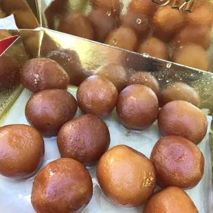 Girlfriend brought me some Gulab Jabun (Indian donuts) :)
