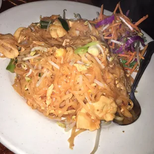 Delicious chicken pad thai