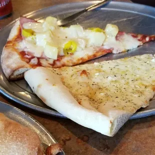 White pizza and Maui wowie pizza