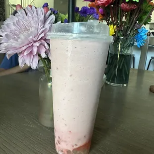 Strawberry marble with lychee popping boba - Delicious