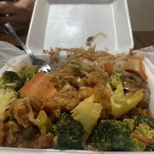 Orange chicken and E18. Yaki Udon