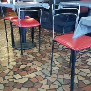 I hope the food is better than the decor. Not that looks matter completely, but it&apos;s a start.