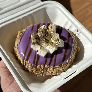Ube S&apos;mores (Instagram: foodwithbros)
