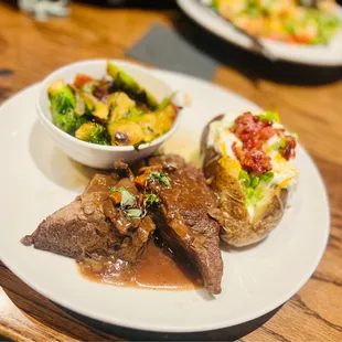 8oz. Boneless Braised Short Ribs