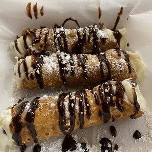 Cannolis