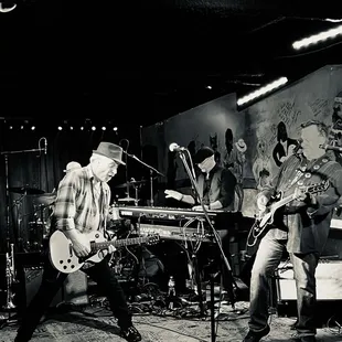 Bill Toms &amp; Hard Rain