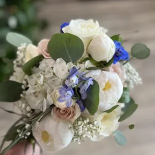 Bridal bouquet with something blue