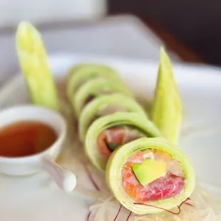 No Rice Roll with salmon, tuna and avocado