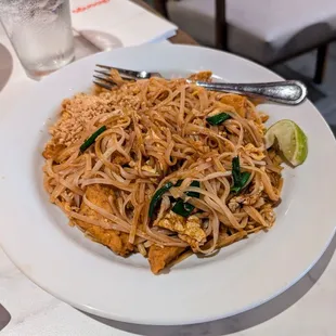 Pad thai with tofu