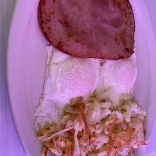 a plate of breakfast food