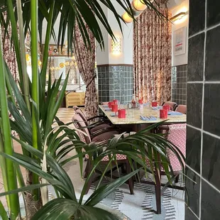 ramen and noodles, outside