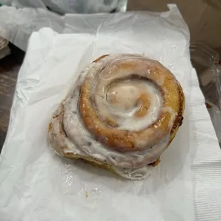 Cinnamon roll (instagram: @issa.cheatday)